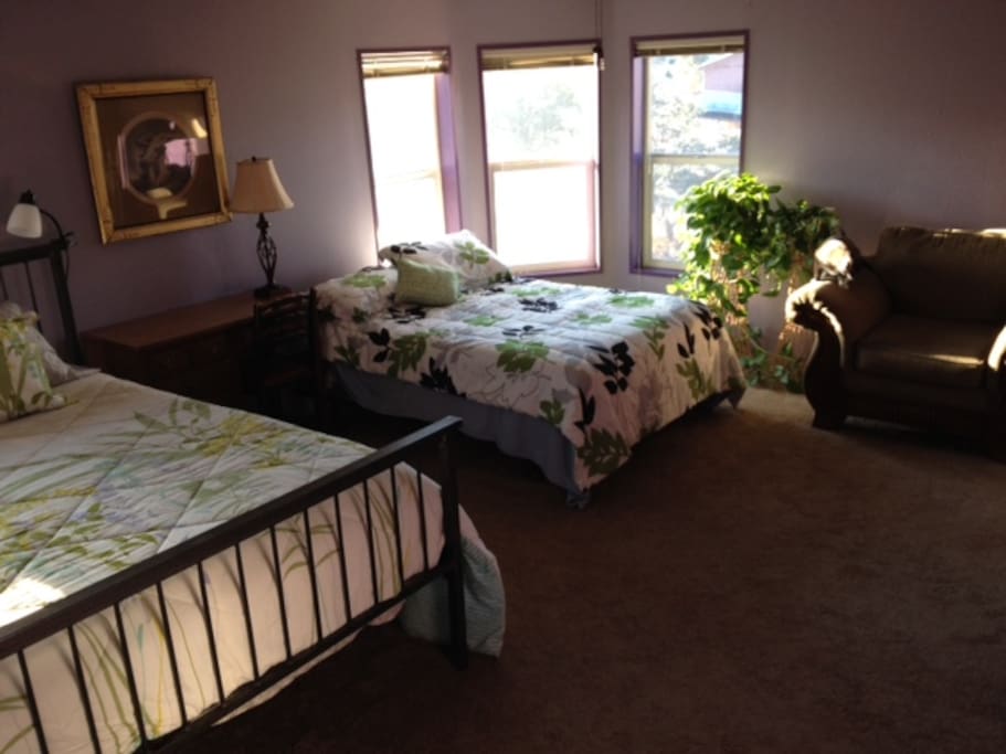 Here's a view of our sunny guest room.