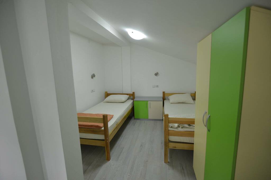 Twin bedroom