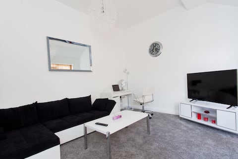 Top Airbnb: Modern Heritage Retreat | Central Location in Chapel Allerton