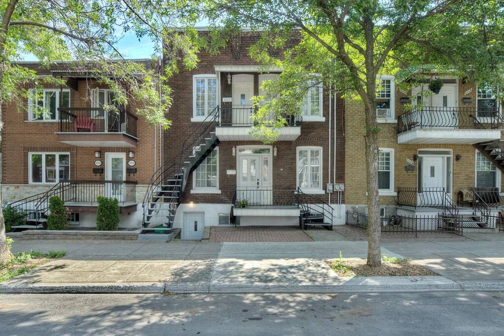 Upper Triplex Appartment