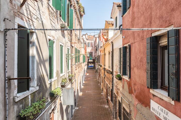 La Baruffa House with Private Garden! gallery image 4