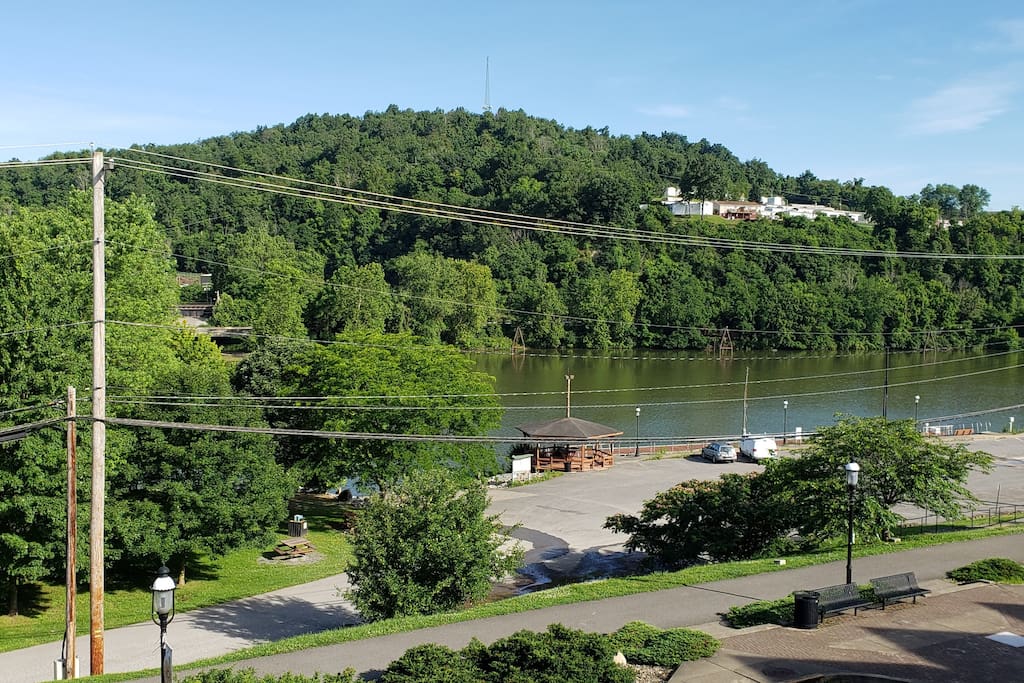 Excellent location with lovely view Townhouses for Rent in Star City