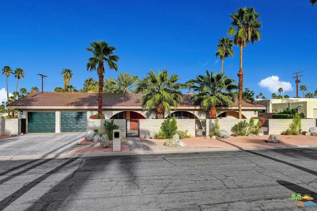 Twin Palms.....Most Desirable PS Location!