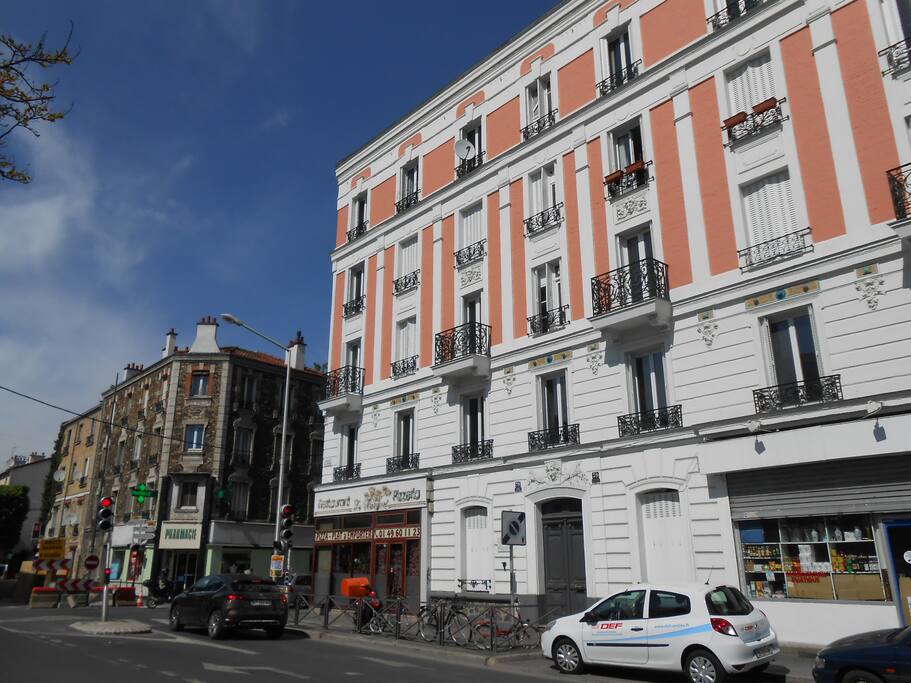 The pink building, at 10 minutes away from Paris (walking)