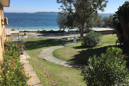 Paradise on the beach - only 10 min walk to centre