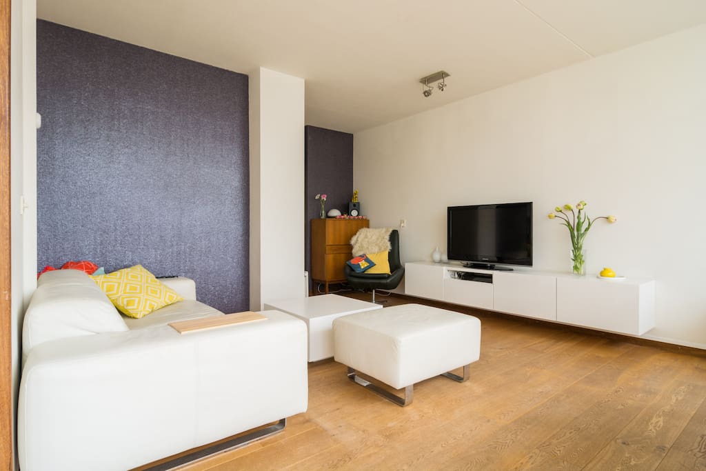 Comfy couch / Living
