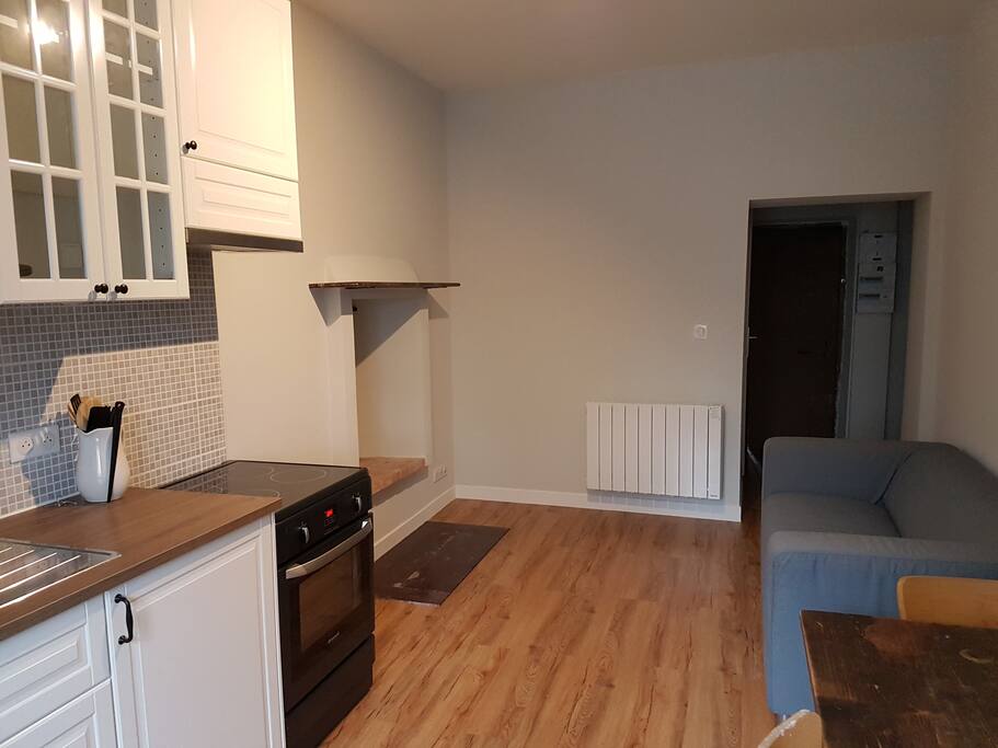 Main Room with front door behind.