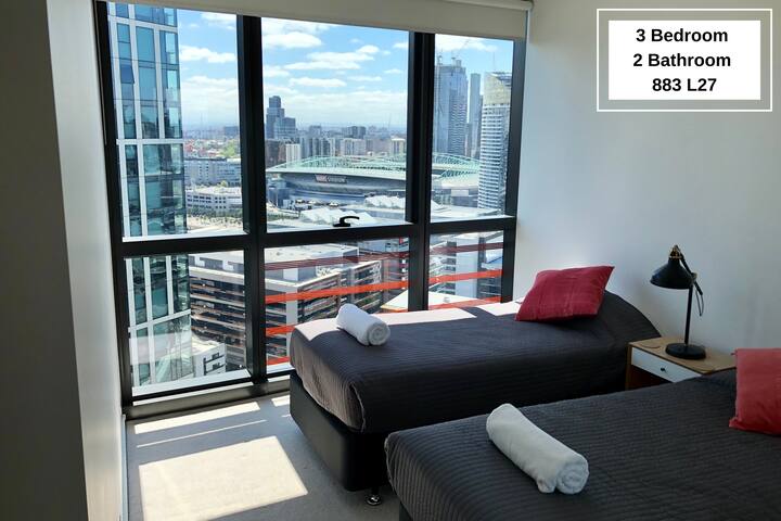 Outstanding 3 Bedroom Sub-Penthouse with Water Vie gallery image 5