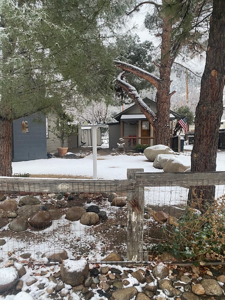 Original Whiskey Flat cabin in town Cabins for Rent in Kernville