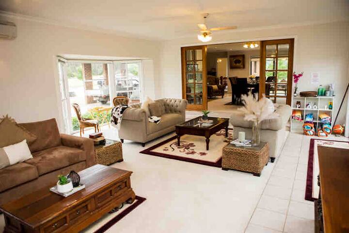 Perfect Country Escape ! Pet friendly gallery image 3