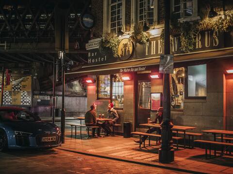 The Walrus Bar and Hostel