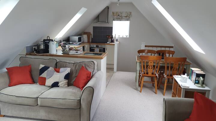 Paddock House Barn
Discreet Boutique Retreat - Beeston Castle