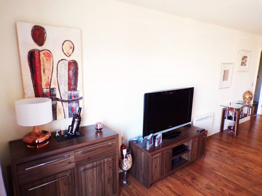 TV & BLUTOOTH SPEAKER TO ENJOY YOUR MUSIC