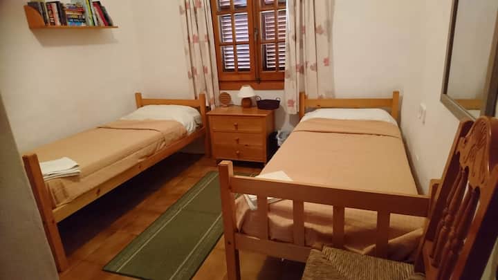 Twin bedroom - 2 beds, linen, towels, drawers, wardrobe