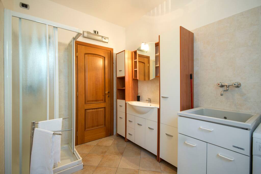 Bagno con doccia
