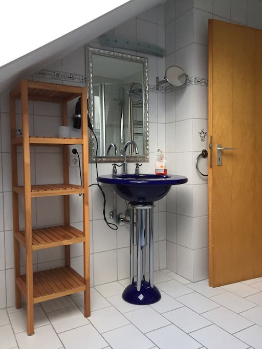 Bad mit Dusche