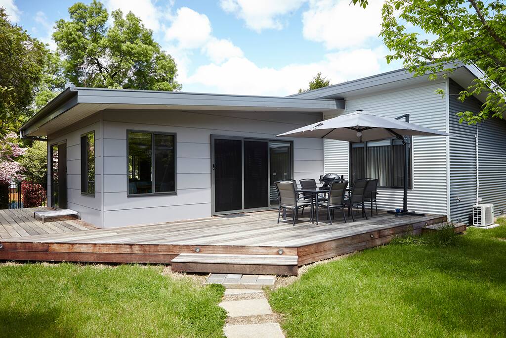 Back deck -fully fenced