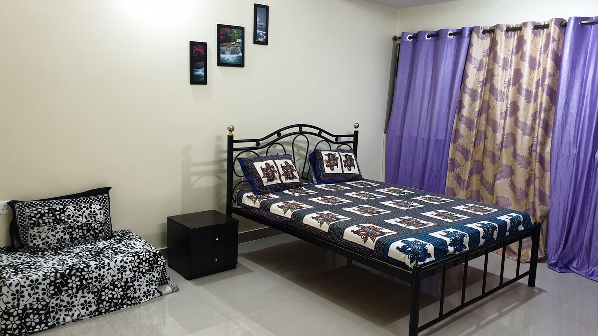 Kamer 3 - Met aangrenzende badkamer en airconditioning