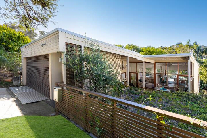 A private Oasis on the sands of Sunshine Beach gallery image 4