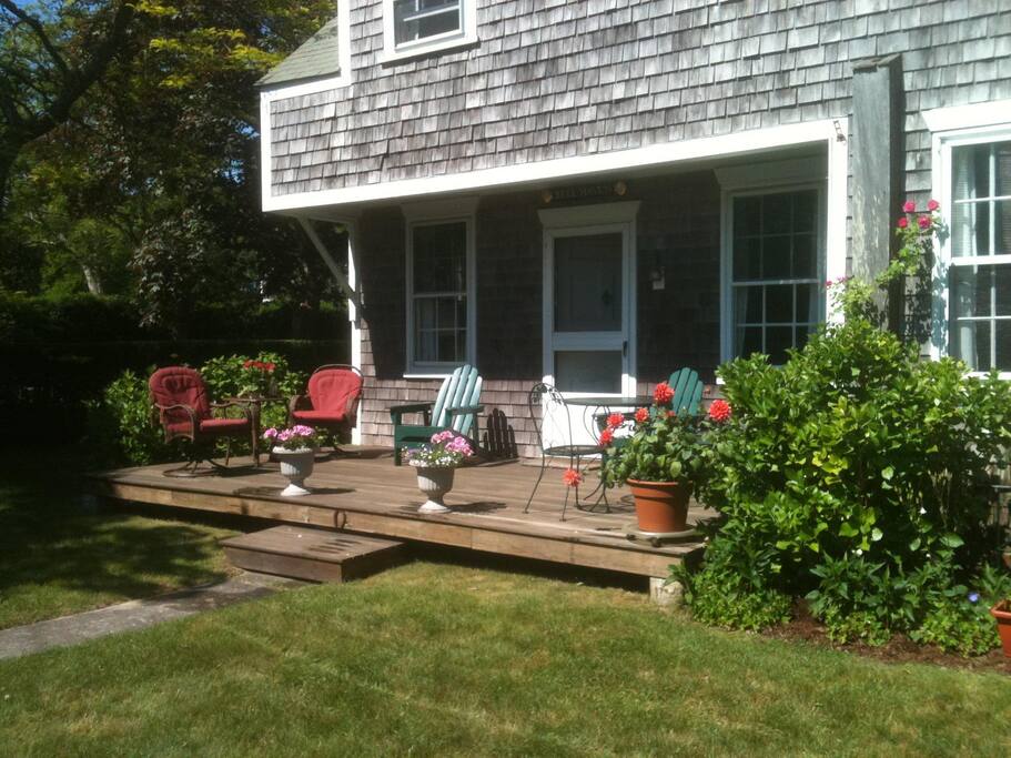 Sun deck ideal for morning coffees. Red clay and har-tru tennis courts across the street. Golf nearby.