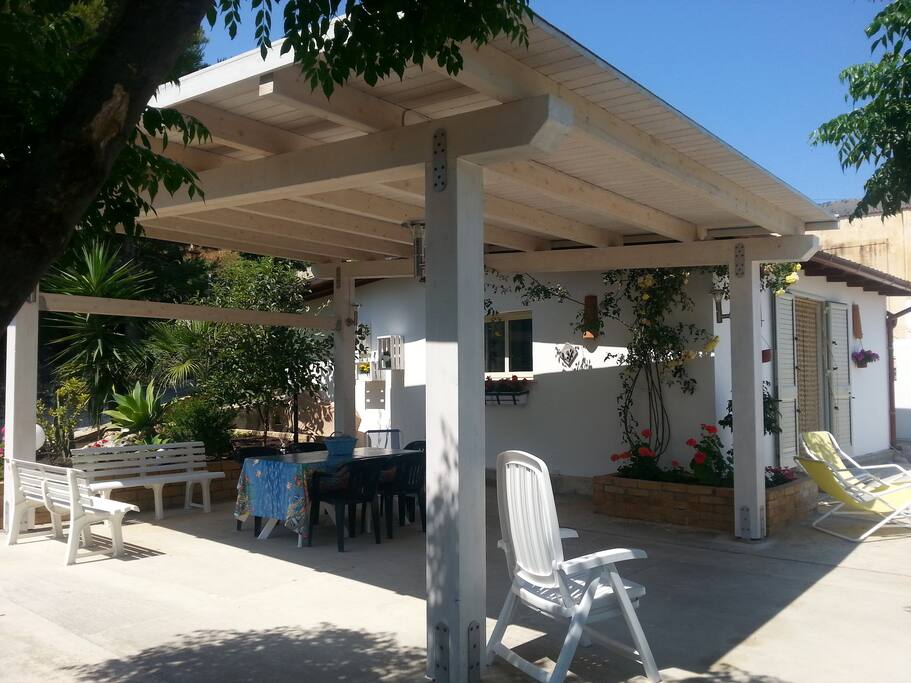 area all'aperto della casa