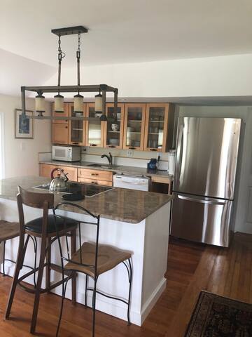 The Tides Upper Apt. gallery image 3