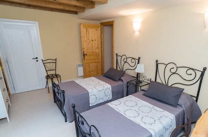 ベッドルーム4、面積20㎡-シングルベッド2台