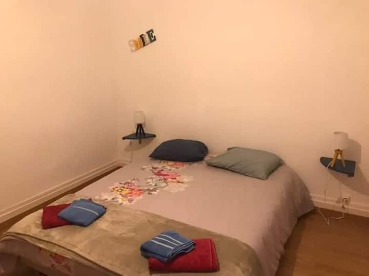 EN EL PISO 1,
dormitorio C2
cama doble duerme
