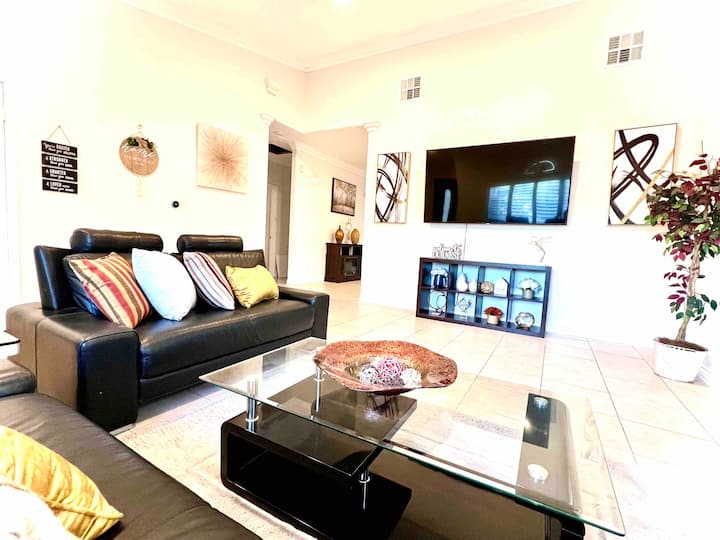 Gorgeous House Near Disney! - Garden Grove, CA
