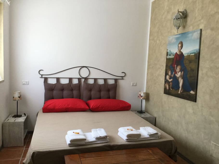Camera “Raffaello” con letto matrimoniale