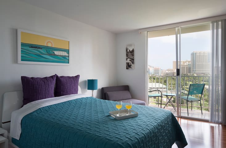 WAIKIKI OCEAN VIEW STUDIO ★FREE PARKING★ 日本語