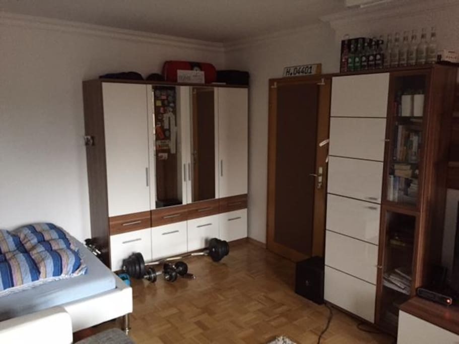 Kleiderschrank