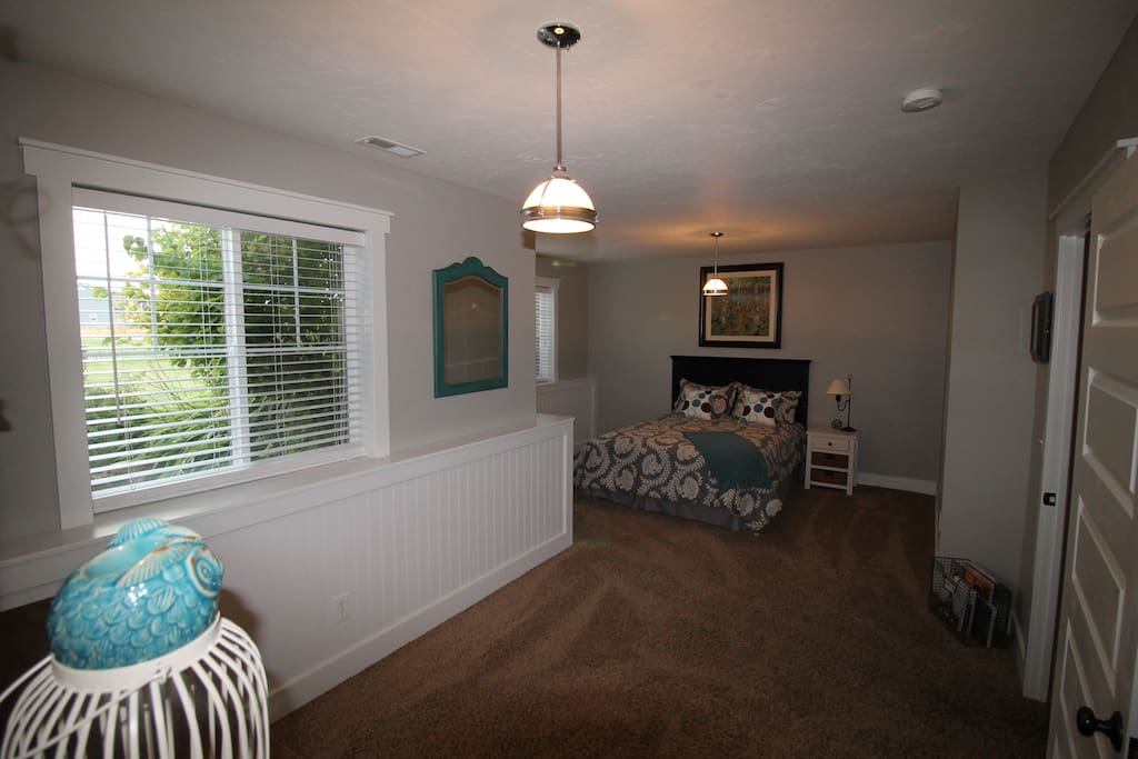 Bedroom 4 - Lower level - queen bed