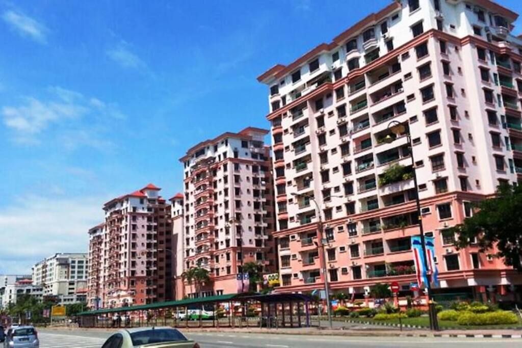 Marina Court Resort at City Centre