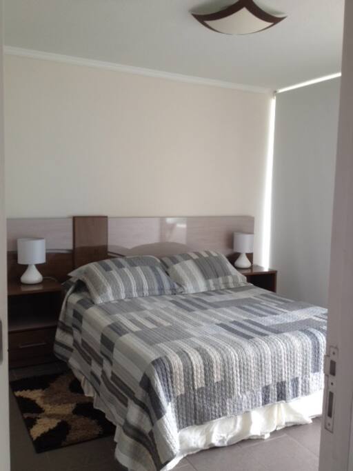 1 cama matrimonial. 1 double bed.