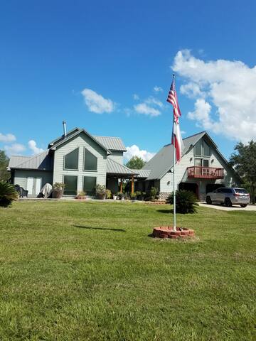 Rustic Guest House on 20 acre working farm.
