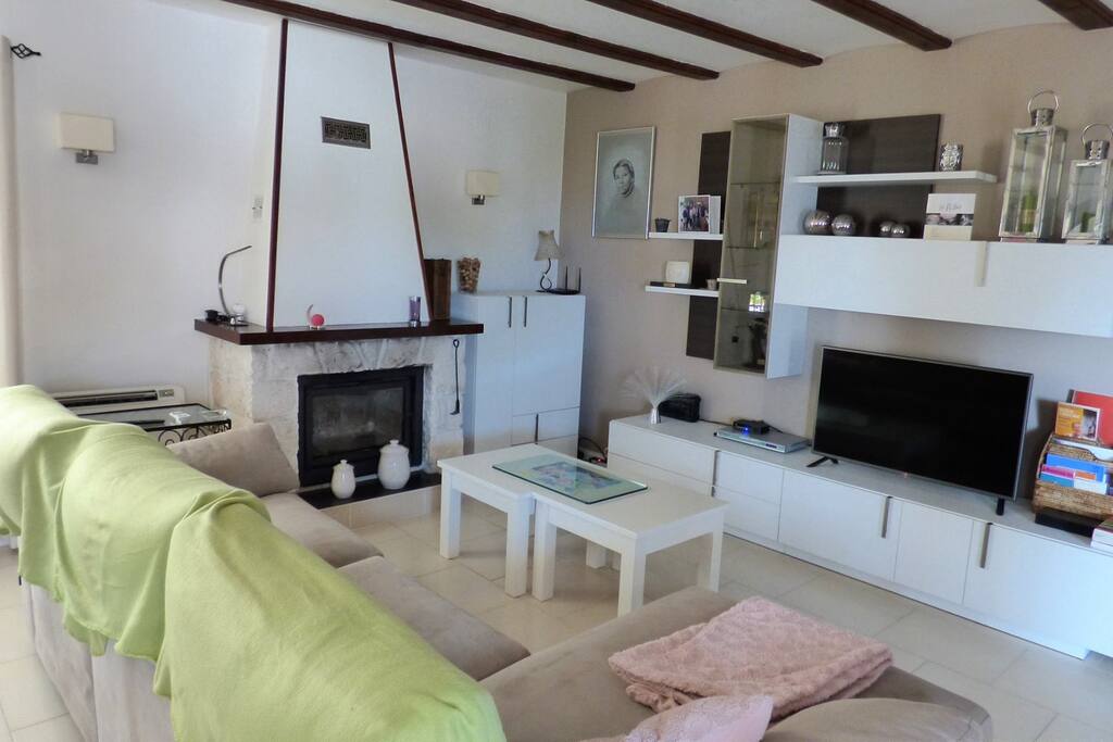 Woonkamer met open haard