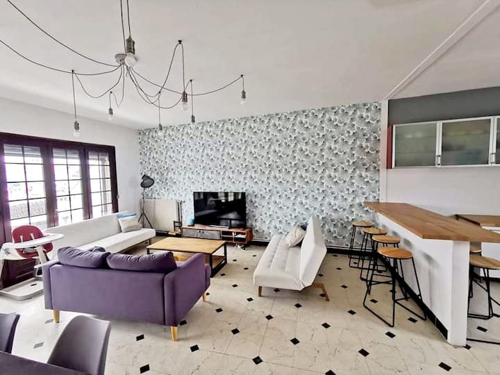 House for 15 people, 300 m from the beach with terrace