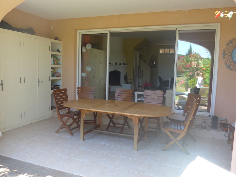 Cool dining al fresco and lots of storage for sports equipment