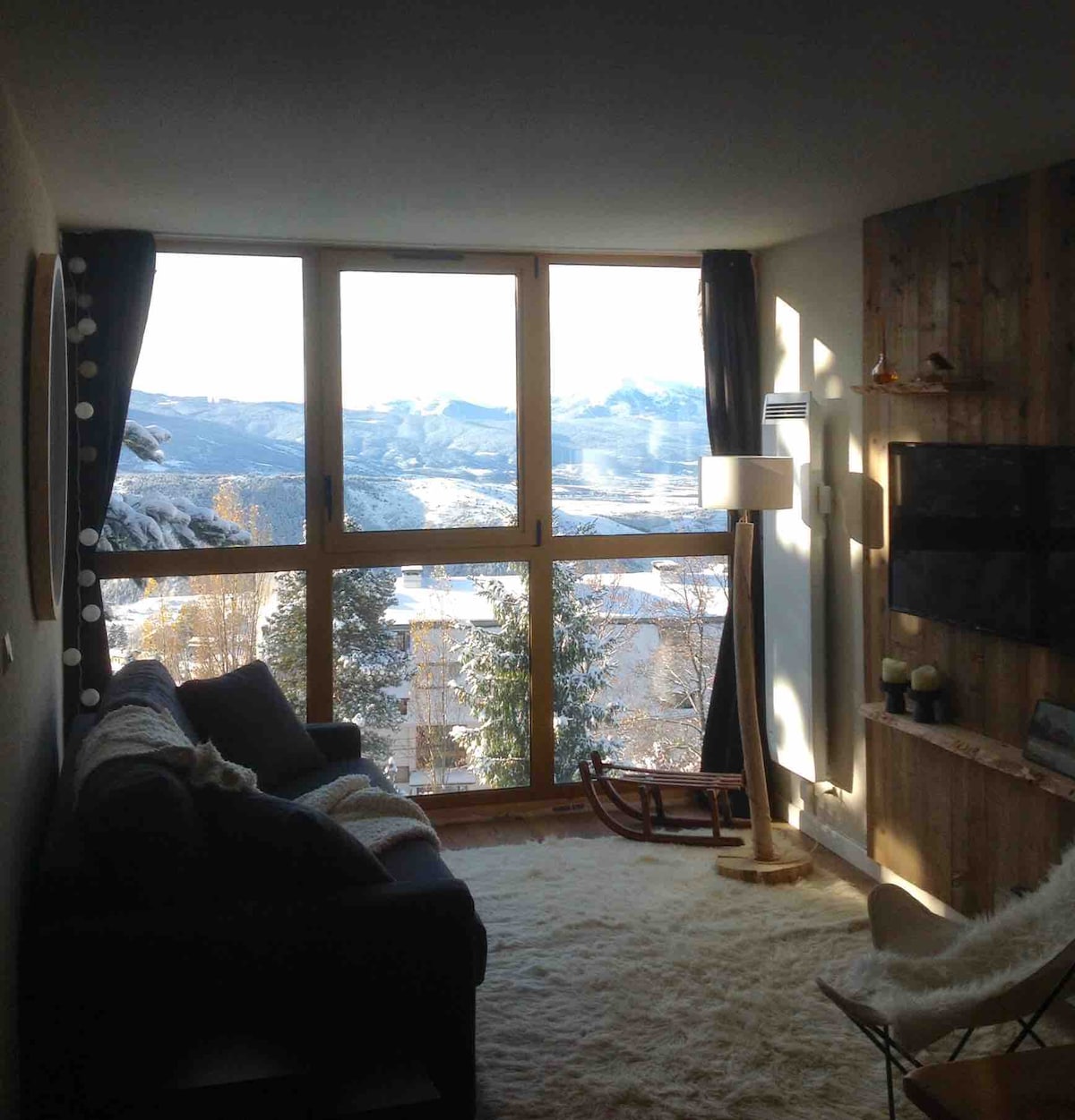 Propriété Airbnb réussie: Sunny and warm T1 bis with superb views à Font Romeu Odeillo Via