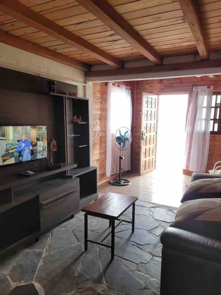 Casa A Una Cuadra De La Playa - Castillos