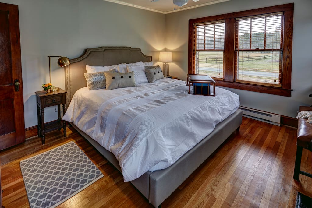 Enjoy a super comfortable king bed with cloud-white linens