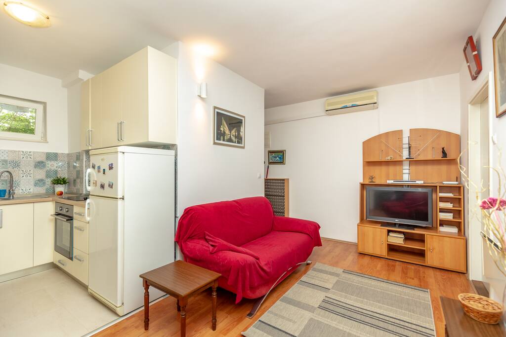 Living room & kitchen