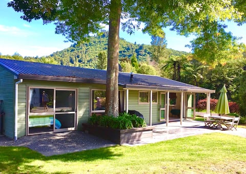 Top performing Airbnb: Te Miro Lakeside Cottage. Lake Tarawera. Rotorua. in Rotorua District South