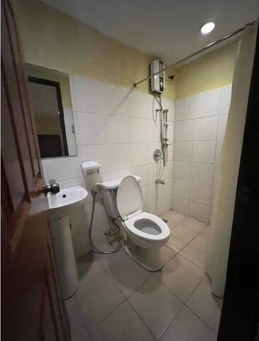 OYO 902 Comfy Inn Manila managed Airbnb listing 2