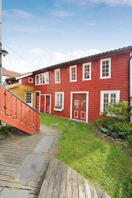 Bakgård