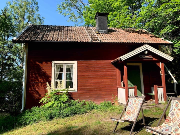 Beautiful, old fashioned archipelago home. Cabins for Rent in