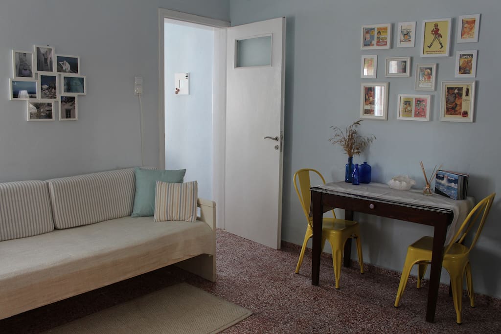 Living Room - Single Bed & Dining Table