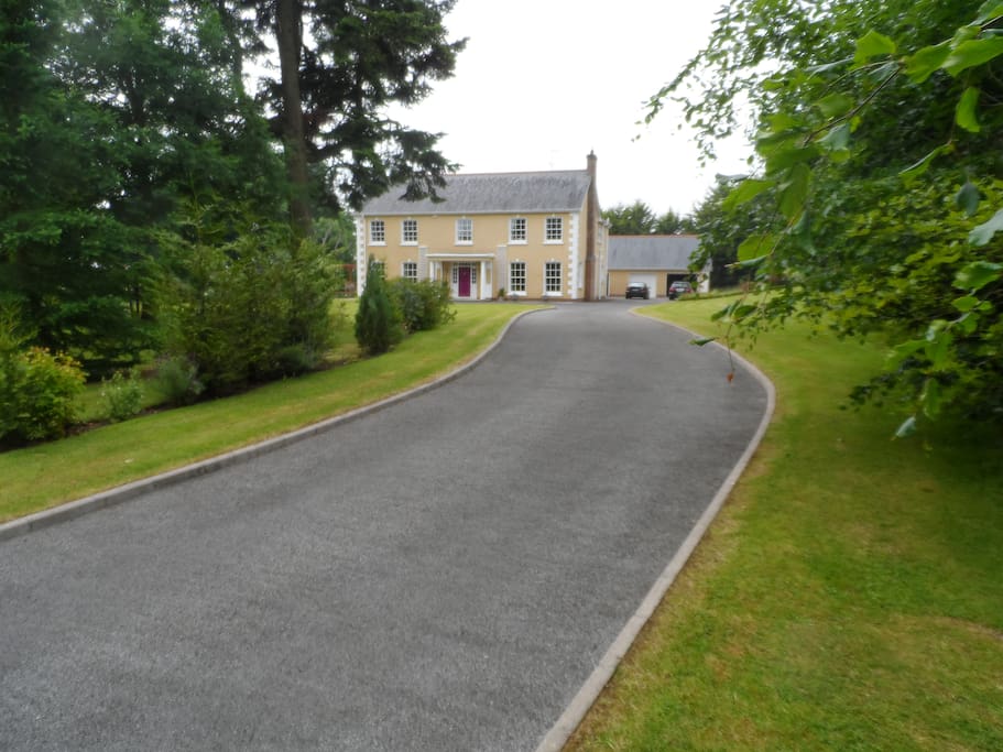 Driveway to house