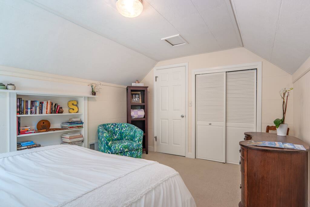 Bedroom 1 w/closet and desk